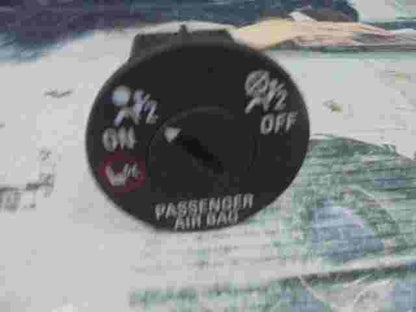 Interruptor de la bolsa de aire del pasajero Opel Astra K GM 13524006 13 524 006