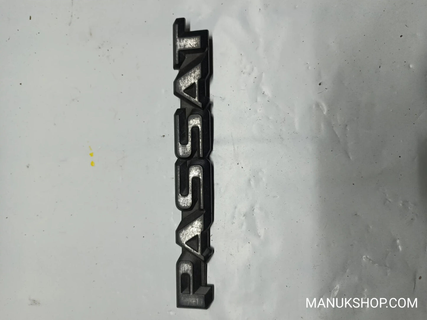 Emblema VW Volkswagen Passat 32B US3 321853687BS 321 853 687 BS 18,5 cm.