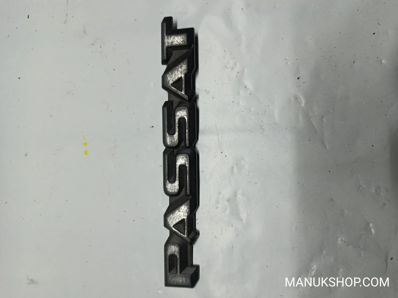 Emblema VW Volkswagen Passat 32B US3 321853687BS 321 853 687 BS 18,5 cm.