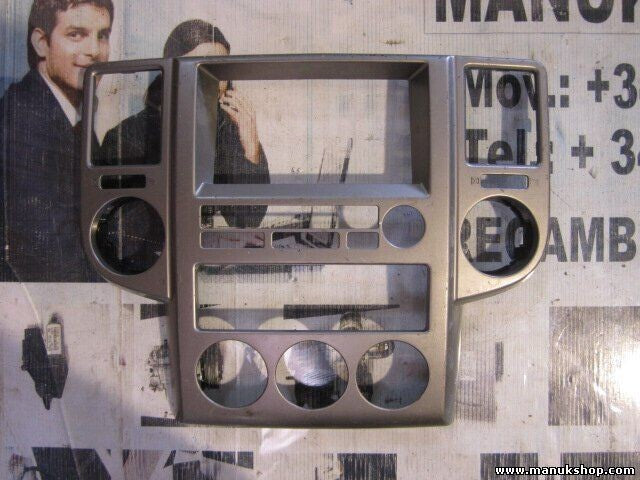 Consola central Nissan X-Trail T30 2.0 68260EQ000 1998 ccm, 103 KW, 140 PS