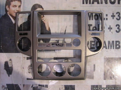 Consola central Nissan X-Trail T30 2.0 68260EQ000 1998 ccm, 103 KW, 140 PS