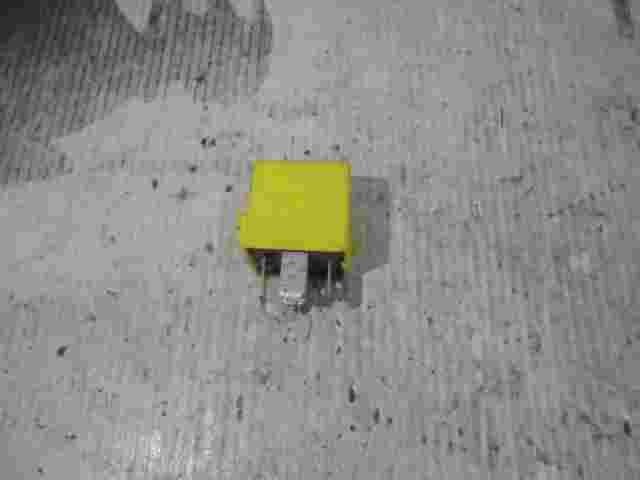 Relè Mercedes-Benz W210 A0025421419 A 002 542 14 19 TYCO V23134A52X355