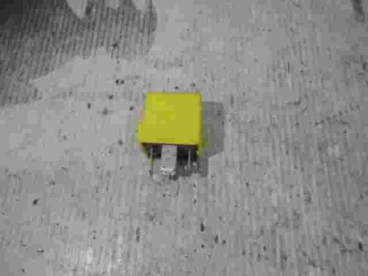 Relè Mercedes-Benz W210 A0025421419 A 002 542 14 19 TYCO V23134A52X355