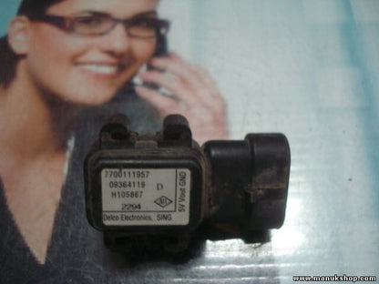 Sensor presión de aire Renault Megane Opel Vivara 1,9 7700111957 09364119D