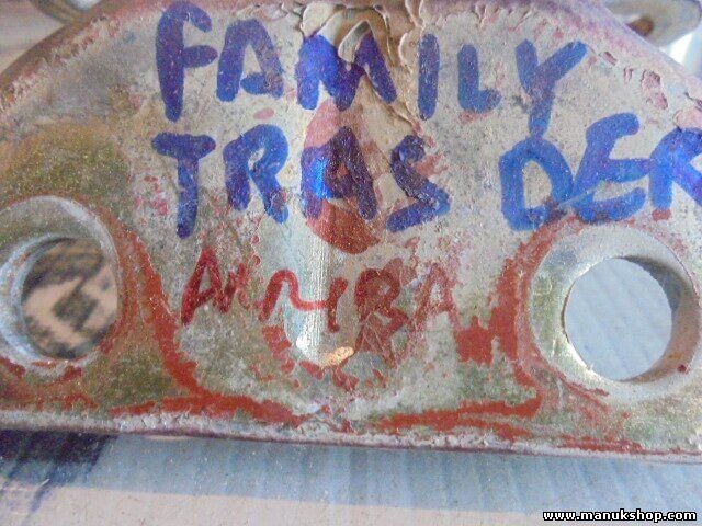 Bisagra de la puerta trasera derecha arriba SsangYong Musso ,Korando (K4)