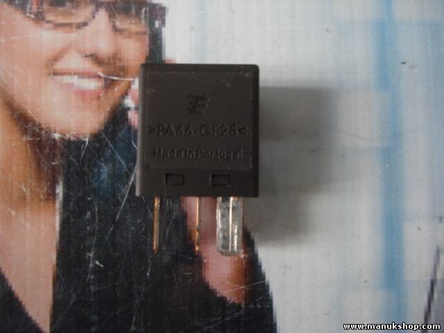 Relè Mercedes-Benz C350 ML550 S350 SL600 0035420219 V23074-A1301-X33