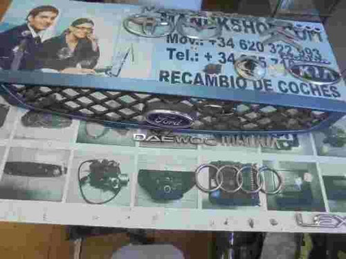 Parrilla rejilla frontal delantera Ford Focus 1 2M518200DBW 2M51 8200 DBW