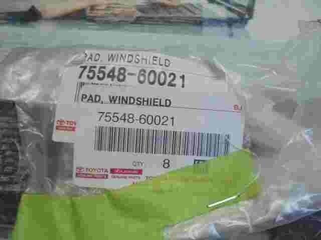 Pad Windshield Moulding Toyota Land Cruiser 200 Lexus LX Camry Solara 7554860021