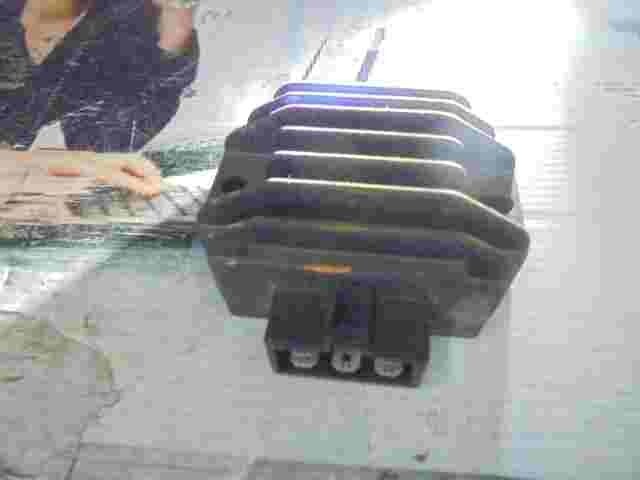 Regolatore raddrizzatore di tensione SGR Yamaha Zuma 125 YP R X-MAX YZF-R SH6...