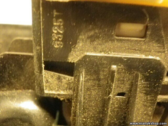 mando botonera elevalunas Nissan Pick Up King Cab 809603S100 80960 3S100 9325T