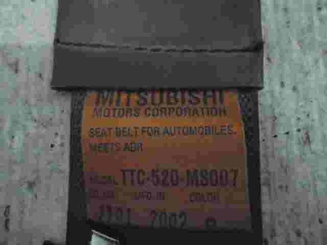 Cinturón de seguridad trasero derecho  Mitsubishi L200 TTC520MS007 G0546 ADN1010