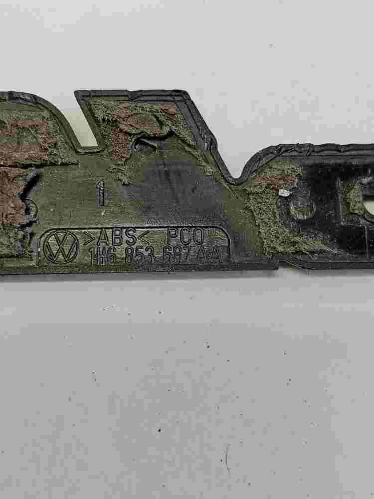 Emblema VW Volkswagen Golf 3 CL 1H6853687AA 1H6 853 687 AA 16,5 cm.