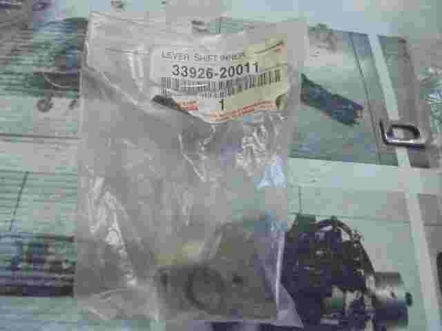Cambio leva interno Toyota Auris Corolla Avensis 3392620011 33926-20011