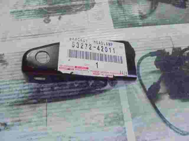 Montaggio proiettore staffa LH Toyota RAV 4 5327242011 53272-42011