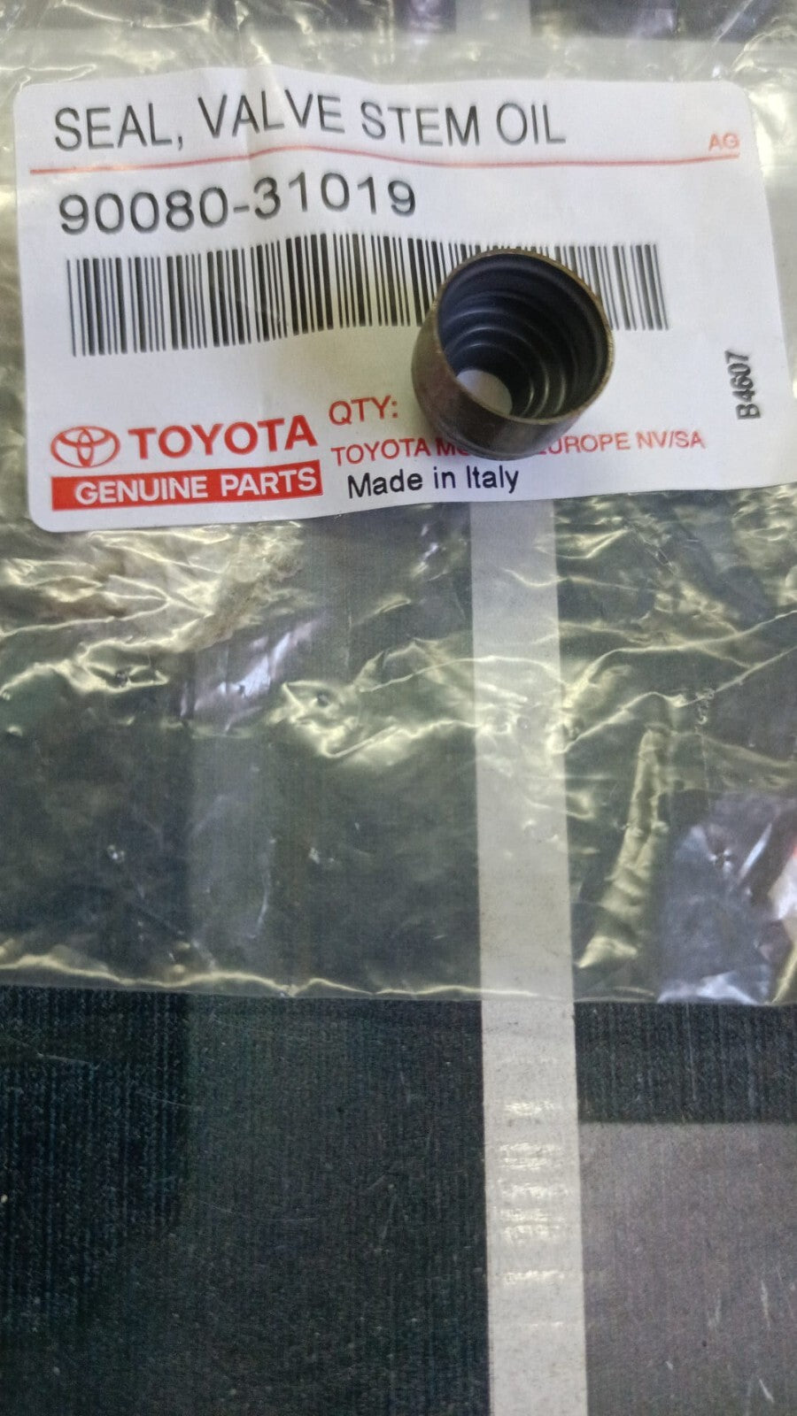 Seal Valve Stem Oil   Toyota 9008031019 90080-31019