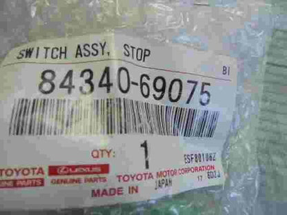 Interruptor de la luz de freno Toyota Camry RAV4 Land Cruiser Lexus 8434069075