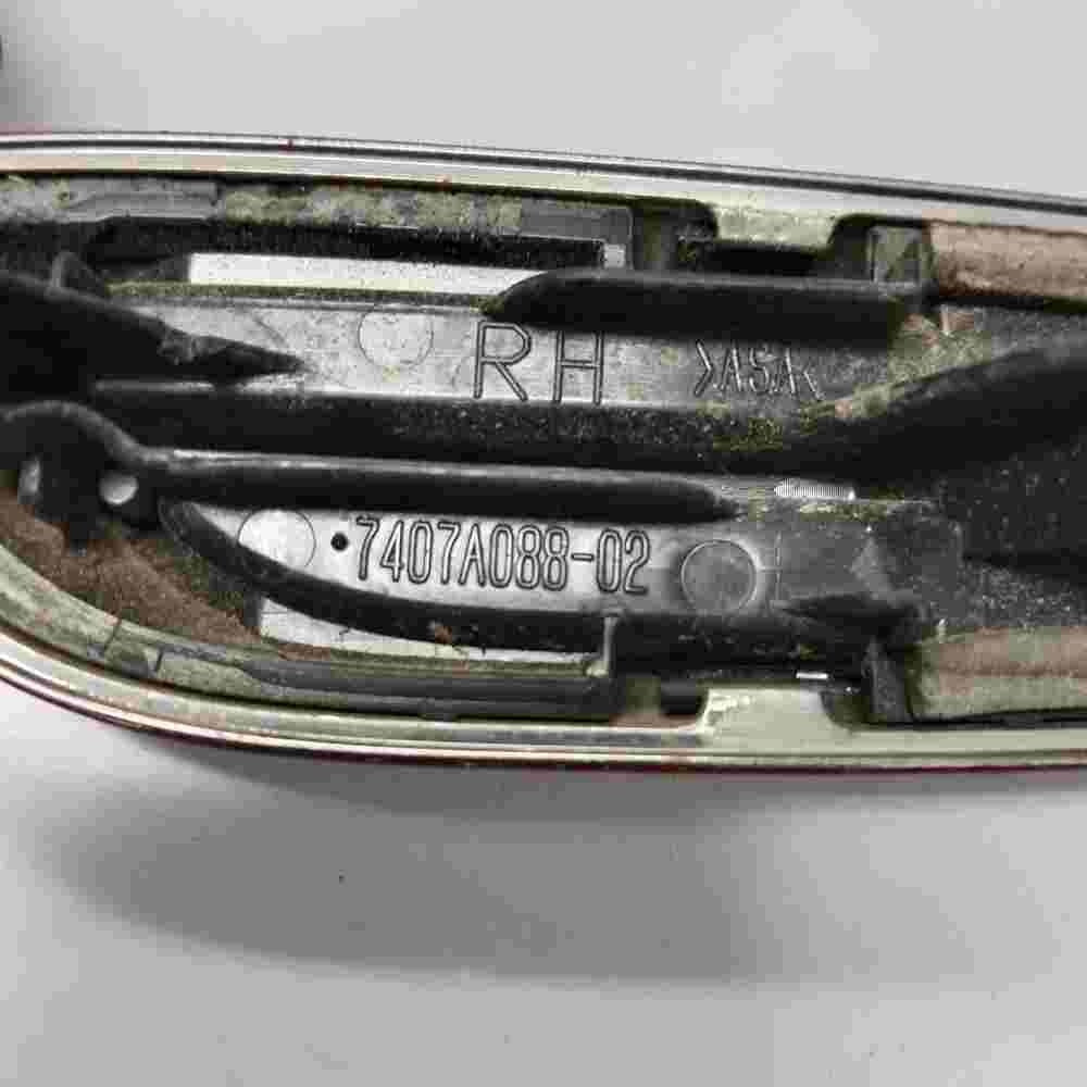 Emblema Mitsubishi ASX RH 7407A08802 7407A088-02 10,5 cm.