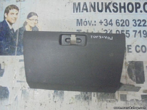 Guantera Mitsubishi Pajero Montero MB652136 (1992–2000)