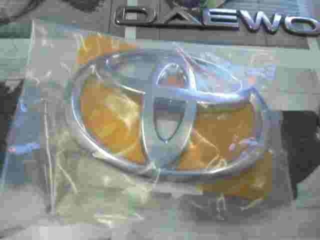 Emblema  Toyota Camry Corolla Rav4 9097502071 90975-02071