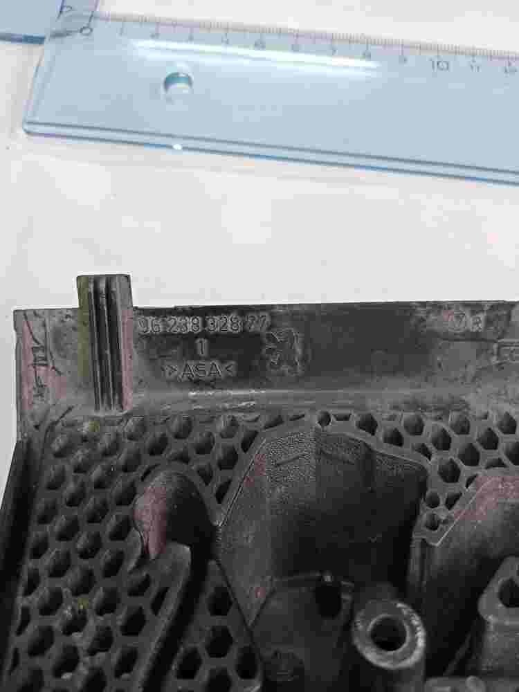 Emblema Peugeot 406 9623832877 96 238 328 77 12,5 cm.