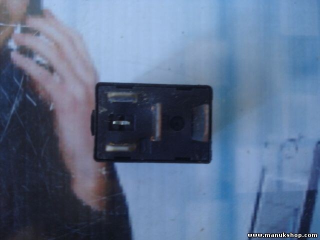 Relé Mercedes-Benz A-Klasse W210 W168 12V 20A HELLA 0025421119 4RA00781300