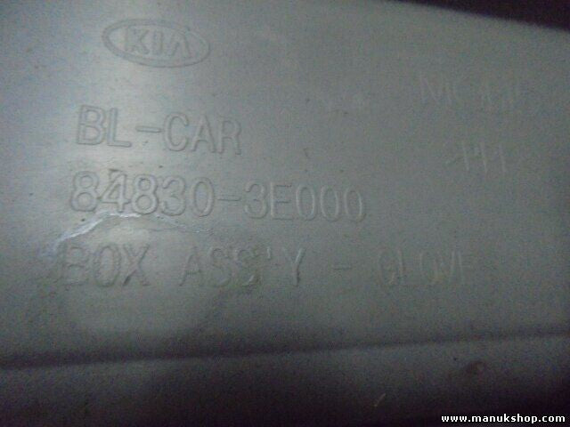Guantera castillo KIA Sorento I JC 2.5 CRDi 84830-3E000 848303E000 84830 3E000