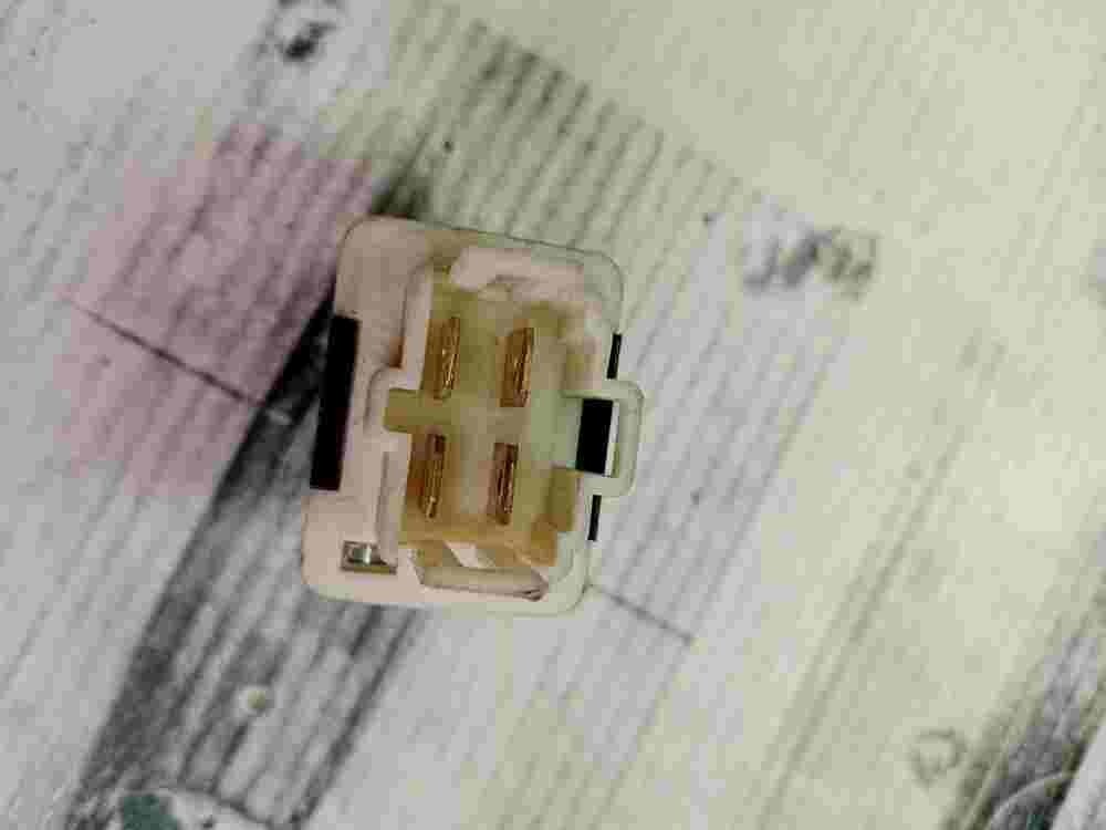 Relé  Hyosung Avitar GV650 38740HG51 38740 H G51 38740-H-G51 Sweco DC12V30A