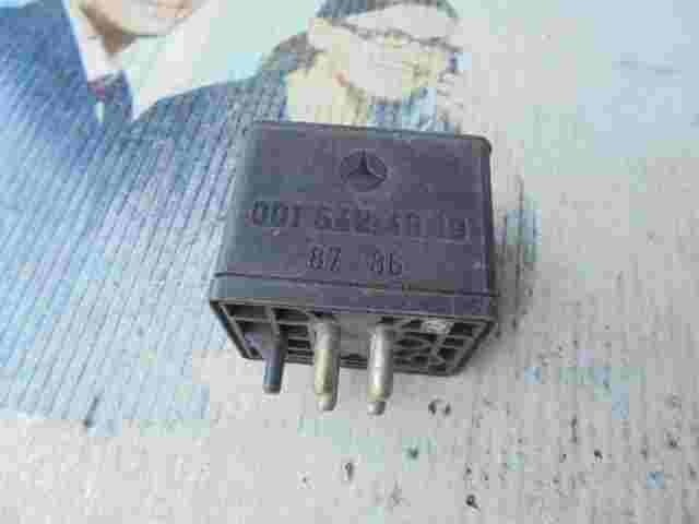 Relé multipropósito Mercedes-Benz 0015424919 BOSCH 0265003001
