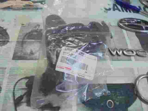 Supporto laterale paraurti posteriore Toyota Yaris P13 521550D220 52155-0D220