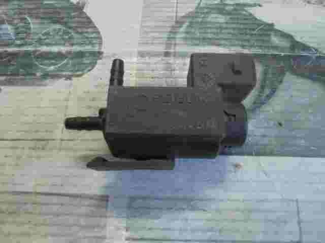 Solenoide valvola per vuoto BMW X5 E53 E83 E36 E39 E46 E81 1742712 72234100