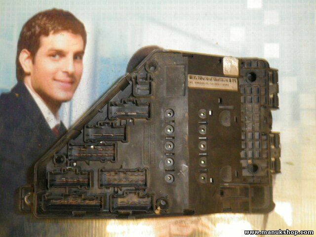 Caja de fusibles Land Rover Freelander TD4 2.0 2005 YQE000380 YQE 000380