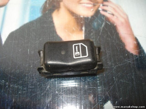 Interruptor del cierre centralizado Mercedes-Benz W202 2028204010 202 820 40 10