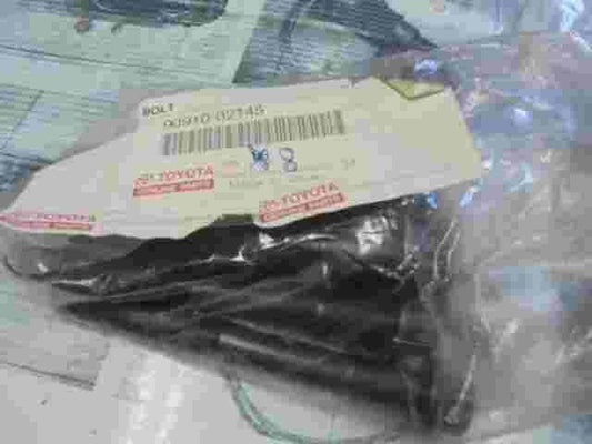 1 unidad Bolt Cylinder Head Toyota Hilux Land Cruiser 9091002145 90910-02145
