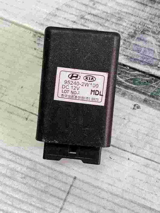 Relé Stop Signal Hyundai Santa Fe 952402W100 95240-2W100 DC 12V MDU SR73