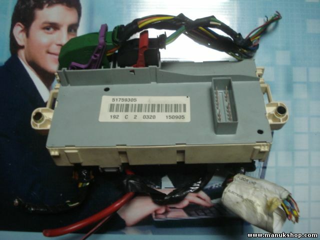 Caja de fusibles Fiat Stilo 1,9 JTD 51755127 51759305 0051755127 501209830030