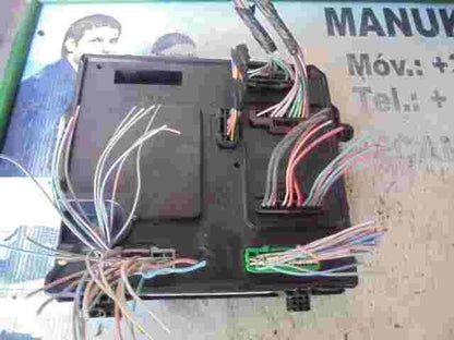 Caja de fusibles de relé Renault Megane BCM X95 284B17882R S180098101D