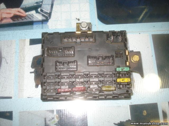 Caja de fusibles Lancia Y 840 Fiat Punto 176 Bravo Barchetta 46412170 A223