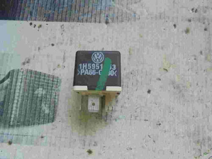 Relé de control Porsche Cayenne Año 2008 3.6 Gasolina Audi Q7 VW 1H5951253