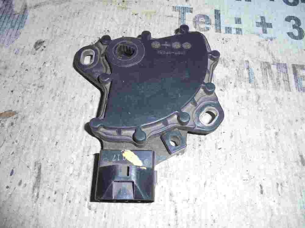 Interruptor de seguridad neutral  Jeep Patriot Compass Mopar 05189839AA