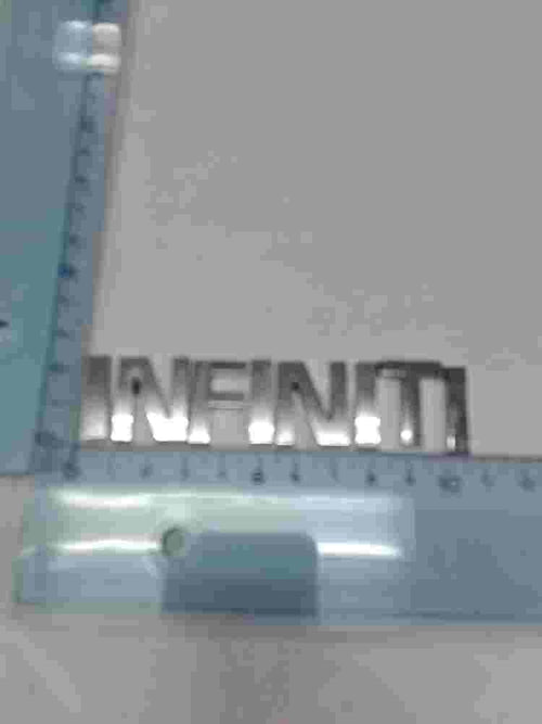 Emblema   Nissan Infiniti 84895-1MJ1A 848951MJ1A 10.5cm.