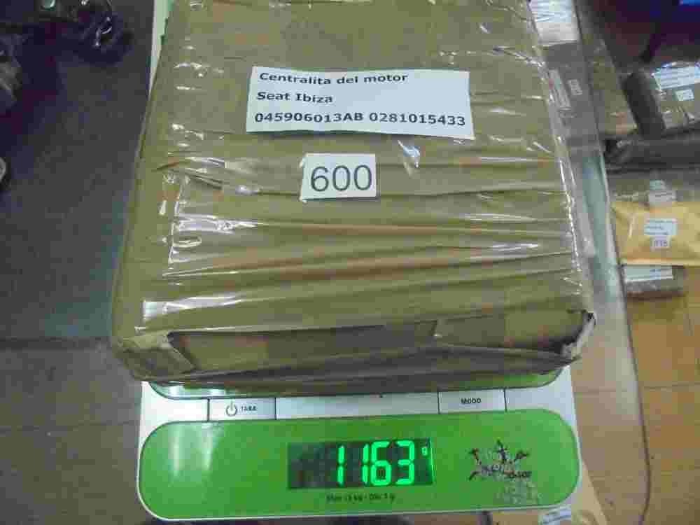 Centralita del motor Seat Ibiza 1.4 TDI 6J5 2008 EDC17U01 045906013AB 0281015433
