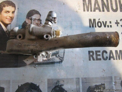 Caja del termostato Nissan Terrano Ford Maverick 2.7 TD 11061G2400 11061-G2400