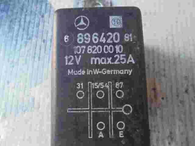 Relé  Mercedes-Benz 1078200010 107 820 00 10 89642081 896420 81