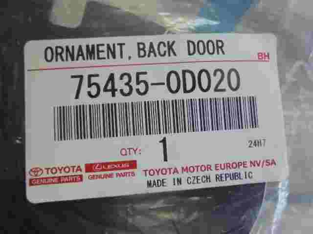 plastica Toyota Yaris 754350D020 75435-0D020