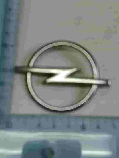 Emblema Opel Kadett Senator B Omega A GM 90535249 90 535 249 2512689 7 cm.