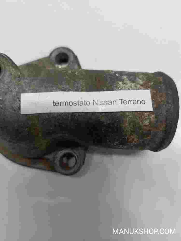Caja del termostato  Nissan Terrano