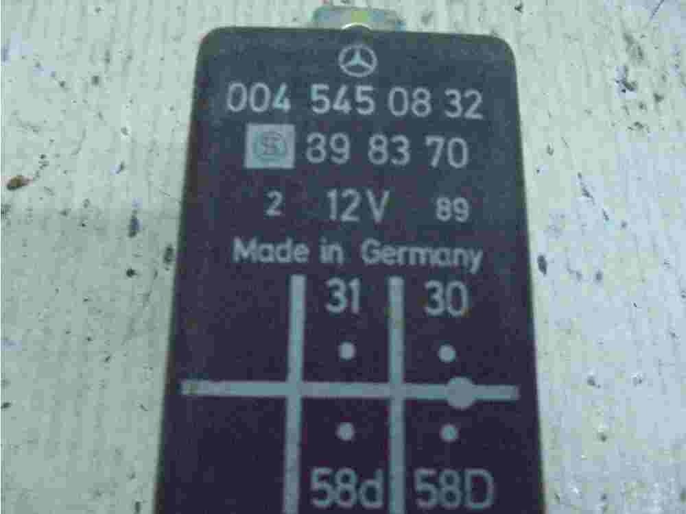 Relé Mercedes-Benz E W124 0045450832 004 545 08 32 898370 89 83 70