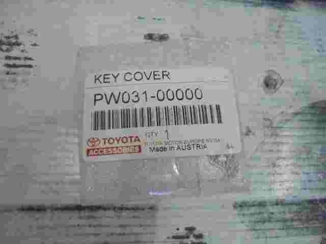 Key Cover Toyota Hybrid Corolla RAV4 C-HR PW03100000 PW031-00000