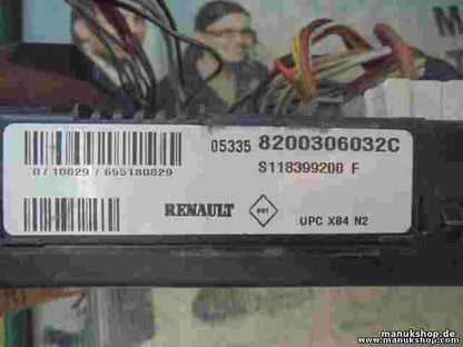 Caja de fusibles de relé Renault Megane 2 UPC X84 N2 8200306032C S118399200F