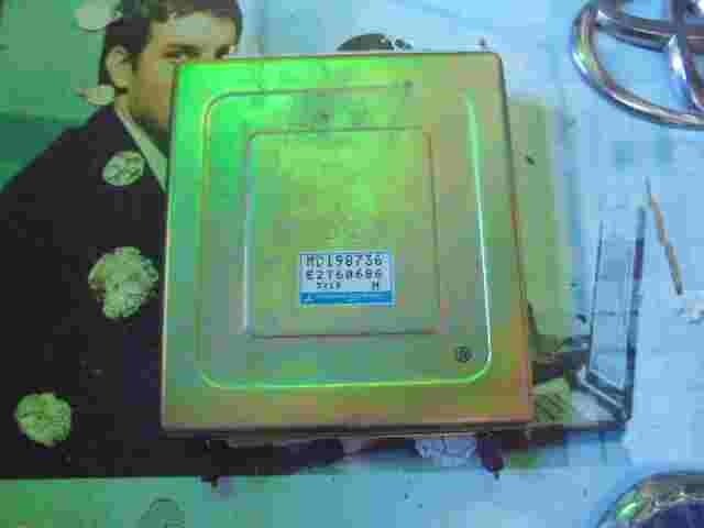 Centralita  Mitsubishi Galant 2.0 MD198736 E2T60686